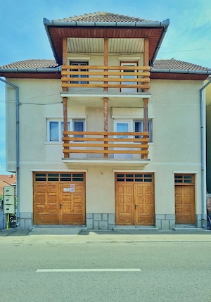Vilă spațioasă 5 camere | 5 balcoane | 8+1 persoane | Zonă centrală Deva