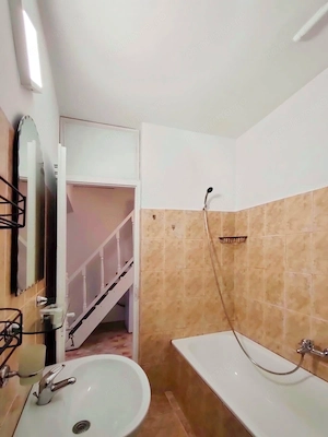 Vilă spațioasă 5 camere | 5 balcoane | 8+1 persoane | Zonă centrală Deva - imagine 11