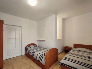 Vilă spațioasă 5 camere | 5 balcoane | 8+1 persoane | Zonă centrală Deva - imagine 17