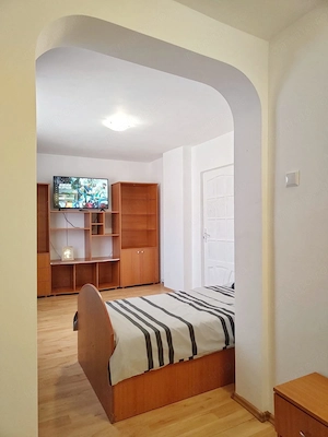 Vilă spațioasă 5 camere | 5 balcoane | 8+1 persoane | Zonă centrală Deva - imagine 14