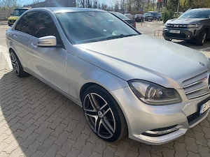 Mercedes Benz C Class 220 - imagine 4