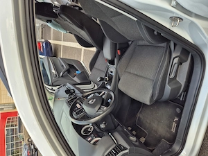 Skoda      Karoq    1.6  - imagine 3