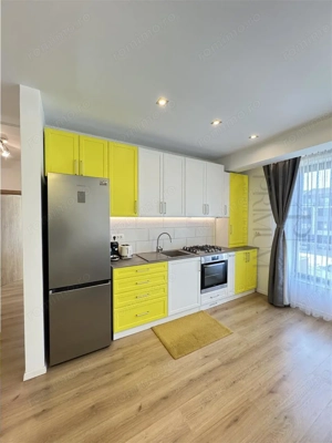 GIROC - 3 CAMERE - ETAJ INTERMEDIAR - LIFT - PARCARE INCLUSA - CA SI NOU