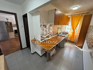 Inchiriez 2 camere Zona Lunca 