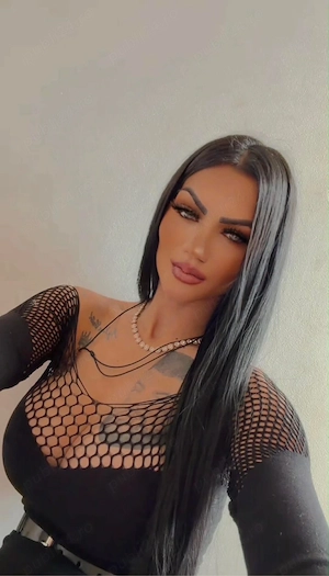 buna sunt Roxana si sunt noua la tine              