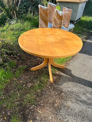 masa rotunda extensibila lemn masiv+4scaune 