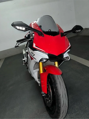 Yamaha R1  - imagine 4