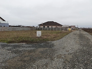 Vand teren Moșnița Veche 2 fronturi 718mp