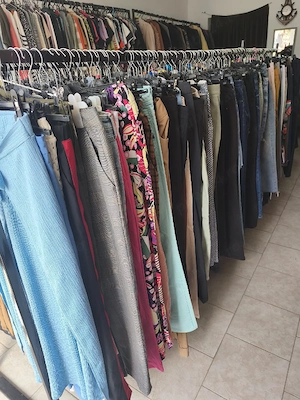 Lichidare magazin de haine second-hand  - imagine 4