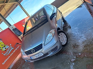 Mercedes-Benz A180 - imagine 3