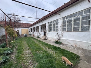 Casă de vânzare în Frumușeni, Arad   4 camere, teren 1100 mp, zonă liniștită