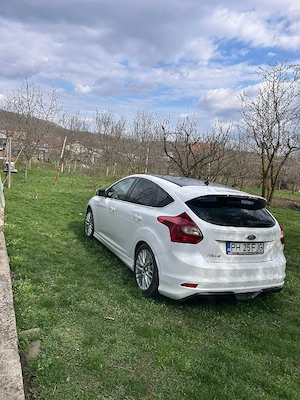 Vând Ford Focus Mk3, varianta de top INDIVIDUAL (Interior + Exterior), un exemplar rar, configurat c - imagine 4