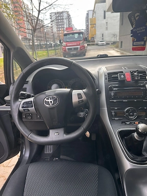 Toyota Auris 2011, se vinde urgent  - imagine 4