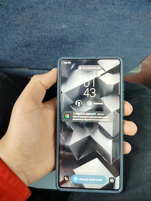 s25 folosit doar o lună - imagine 3