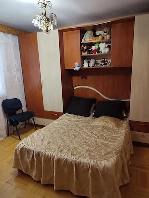 Apartament 3 camere de vanzare