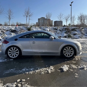 Vând Audi TT 2.0 TFSI, 251 CP, manuală, 148.000 km reali. Mașina este foarte bine întreținută - imagine 2