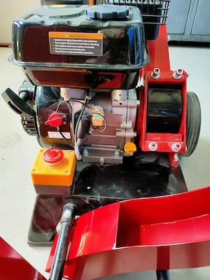 Vand tocatoare de crengi - imagine 3