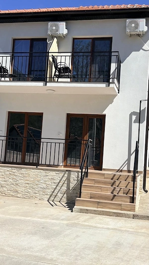 Cazare la curte,Baile-Herculane - imagine 5