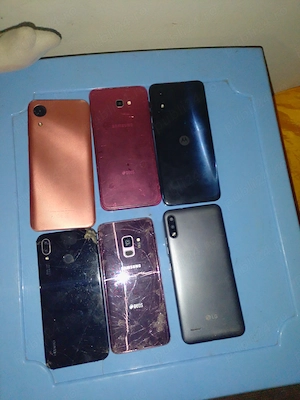 Smartphone,unitate și laptopuri pentru piese 