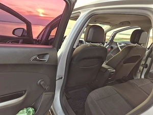 Opel Astra J 2010 - imagine 8