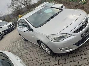 Opel Astra 1.7 CDTI   2010 - imagine 2