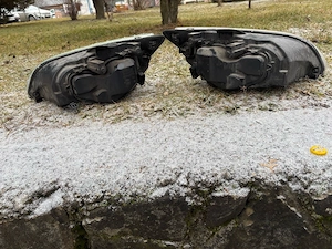 vând faruri de ford focus mk2