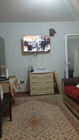 Vand apartament 2 camere etaj 2 - imagine 3