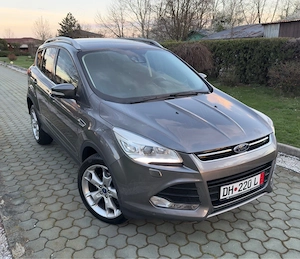 Ford Kuga 2.0 D 163 CP 4x4 extra dotari,stare excelenta.distronic semi piele import Germania - imagine 2
