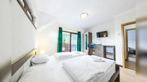 FARA COMISION! PENSIUNE/ CASA de vacanta, 5 camere, teren 900mp - imagine 12