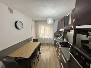 Apartament spațios cu 5 camere - Vlaicu, strada Poetului - imagine 5