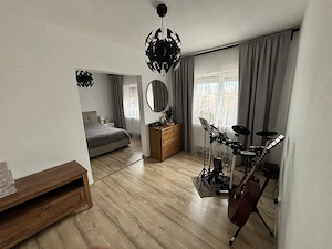 Apartament spațios cu 5 camere - Vlaicu, strada Poetului - imagine 4