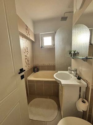 Apartament spațios cu 5 camere - Vlaicu, strada Poetului - imagine 7