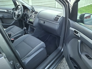 VW Touran 1.6TDI an 2012, Posibil GARANTIE si RATE - imagine 8