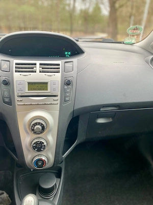 Vând Toyota Yaris - imagine 5