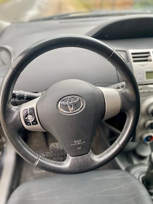 Vând Toyota Yaris - imagine 3