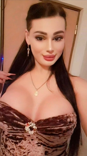 Merry Transexuala reala din Chisinau 