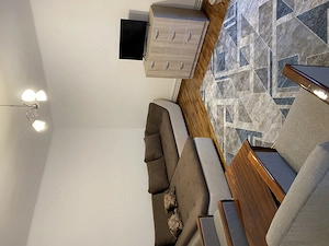 Închiriez garsonieră recent renovată,central