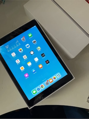 iPad 6th Generation (A1893) 32GB - Stare Impecabilă!