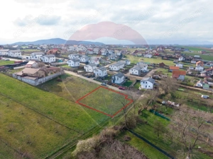 Teren intravilan cu vedere panoramică, utilități si poziție excelentă! - imagine 2