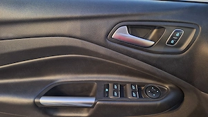 Ford Kuga 2.0 TDCi 150 CP | 4x4 | Automat | Full Thule & Garmin DashCam - imagine 16