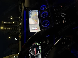 Mercedes Benz Clasa E  - imagine 8