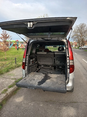 Dezmembrez Mercedes Vaneo  - imagine 5