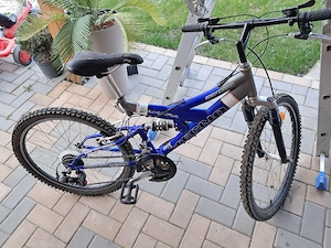 Bicicleta full suspension 24"