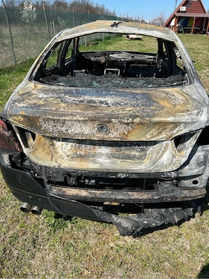 BMW Seria 3 E90 320d (204D4 / M47) din 2005 - Interior ars - imagine 8