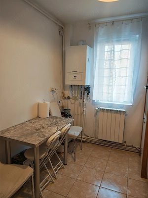 Vand apartament 3 camere zona Traian Vuia - imagine 2