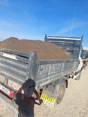 Transport basculabil piatra nisip moloz balast materiale constructii