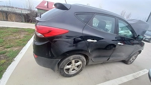 Dezmembram Hyundai IX35 2.0 CRDi 4WD D4HA   - imagine 3