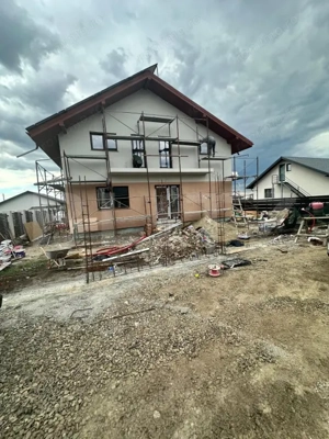 Casă modernă cu mansardă în Vorovesti– spațioasă și bine compartimentată