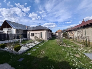 OFERTĂ Blitz: Casă + teren mare, acces rapid oraș - imagine 2