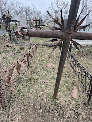 Cedez concesiune loc de veci